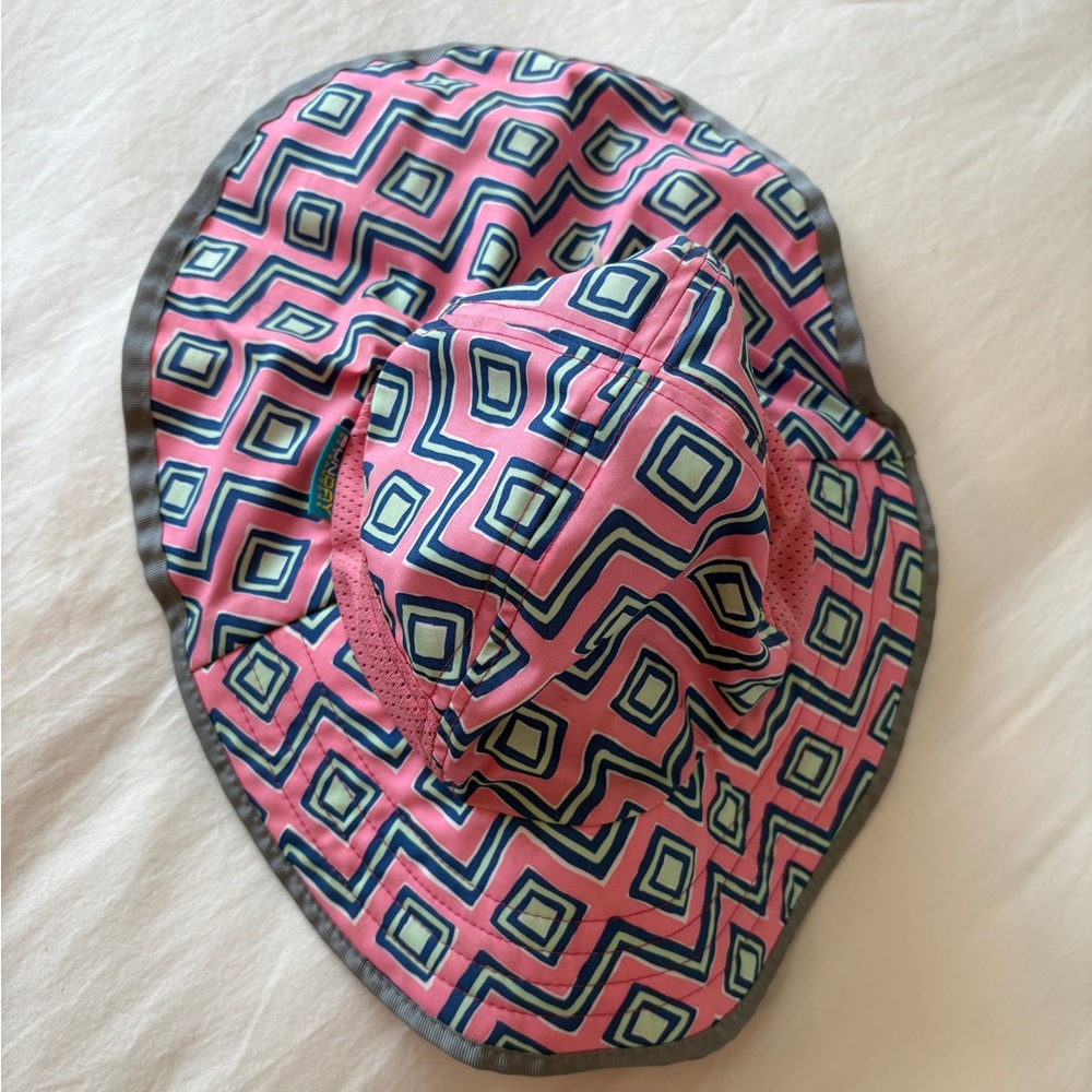 Sunday Afternoons sun hat. Size M (kids 3-6Y).